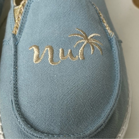 Light Blue Slip-On Shoes with Gold Embroidery size 7 - Picture 5 of 8